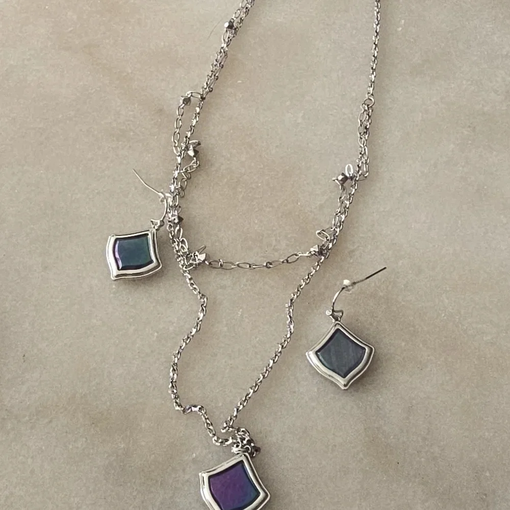 Kendra Scott Earring and Necklace Set